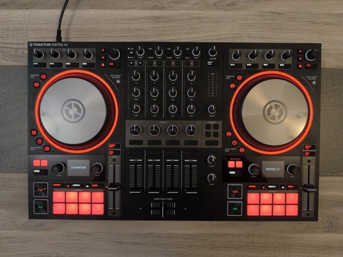 Traktor kontrol mk3 dj - kontrol,