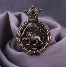 Spilla corona leone metallo