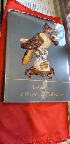 Libro porcellane maioliche - e,
