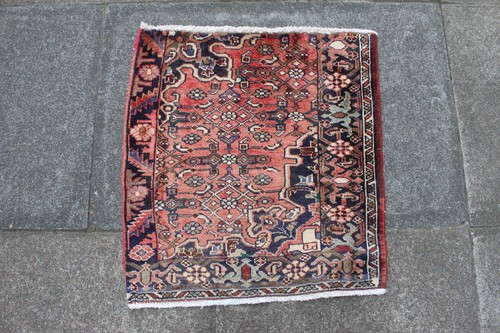 Tappeto piccolo vintage fatto