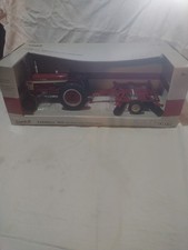 Farmall 560 Tractor With 1/16