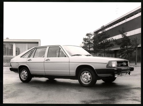 Fotografia auto audi 100 - fotografia,