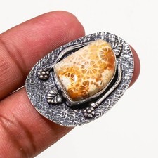 Anello con pietre preziose