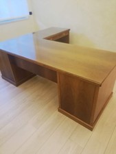 Scrivania In Legno Con Ripiano In Vetro