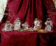 Presepe Completo Di 8 Pezzi In