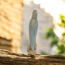 Praying Madonna Statue 10