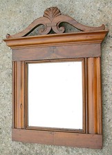 SPECCHIERA ANTICA DEL 1807 CON CORNICE IN LEGNO DI NOCE E FREGIO INTAGLIATO