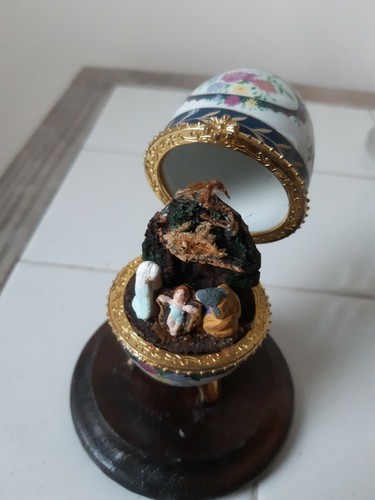 Uova con presepe uovo - uova,