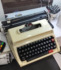 macchina da scrivere BROTHER colore Beige