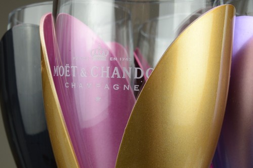 Moet chandon champagne - chandon,