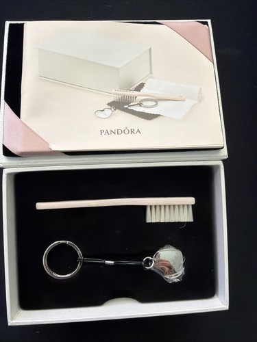 Nuovo pandora collectors kit - nuovo,