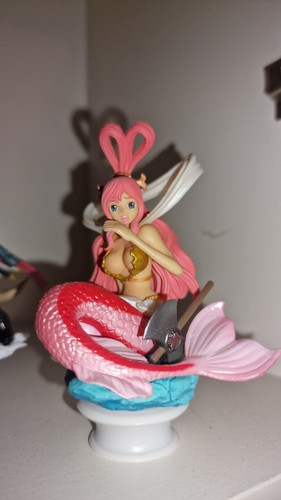 Bandai megahouse one - megahouse, piece