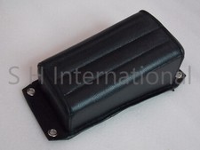 Pillion Pillion P-Pad Tuck And Roll in pelle nera Vert RIB Chopper Harley Bobber