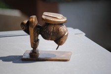 Famosa Scultura L'Ape, Pietro Cascella premio Satira Politica Erdogan Boehmerman