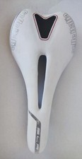 SELLE ITALIA SLR CARBON, White. CARBON FIBER Rails. Bianca Fibra di Carbonio.