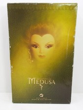 Medusa Barbie Etichetta Oro