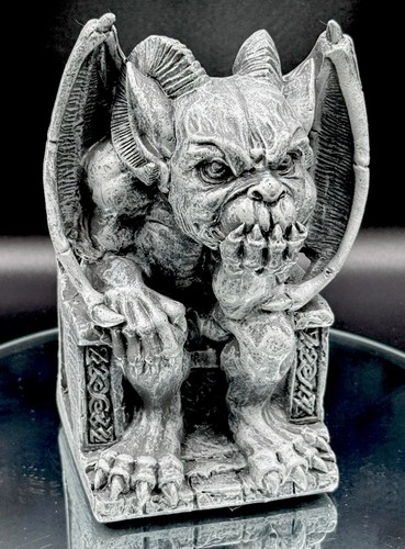 Statua gotica gargoyle demone