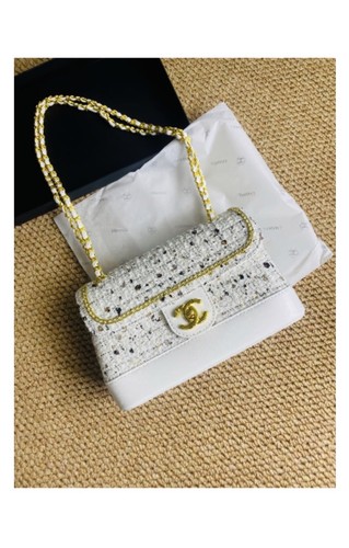 Gwp white chanel - gwp,