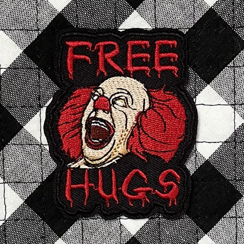 Pennywise abbracci - it, "abbracci