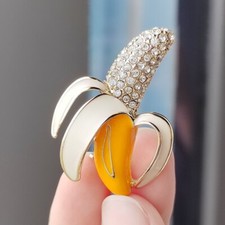 Spilla banana strass moda