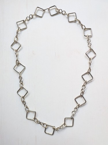 Collana lunga quadrata