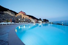 Casa a Magliolo SV (Finale L.) 4 posti terrazzo clima piscina e SPA