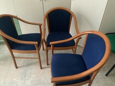 Quattro sedie in legno di ciliegio per sala