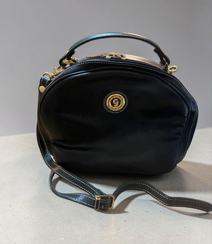 Burberrys black 2way shoulder - black,