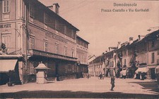 CARTOLINA DI DOMODOSSOLA PIAZZA CASTELLO E VIA GARIBALDI MOLTO BELLA **  