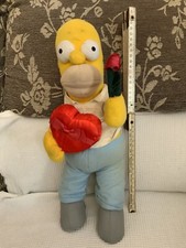 Pupazzo peluche homer the simpsons. 40 cm con fiore e cuore