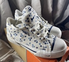 Sneakers basse nuove con