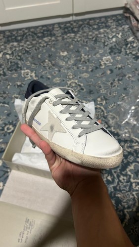 Golden goose - golden,