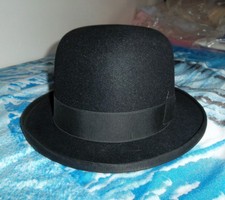 CAPPELLO A BOMBETTA IN FELTRO