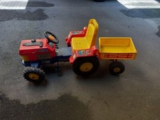 TRATTORE CON RIMORCHIO A