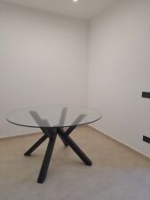 tavolo rotondo Connubia con base in vetro temperato da 140 cm.