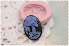 stampo in gomma siliconica per fimo cernit cammeo teschio misura 1,7X 2,4cm