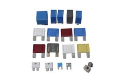 KIT RELE' + FUSIBILI IMPIANTO ELETTRICO PER DACIA DUSTER SUV 1.6 16V GPL 105 CV 