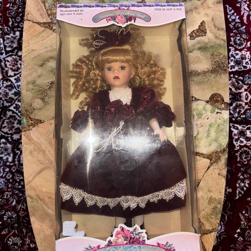 Bambola porcellana vintage