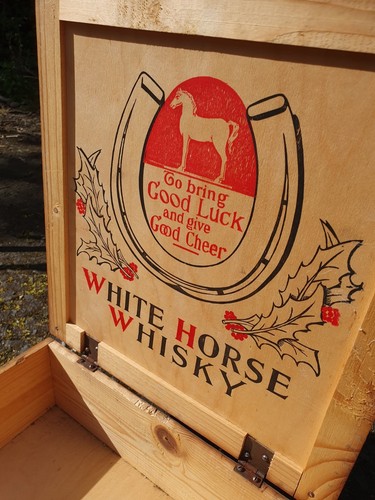White horse scotch whisky - white,