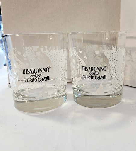 Disaronno wears roberto - disaronno, "wears"