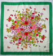 GUCCI foulard  soie  en  TBEG vintage  80x84 cm