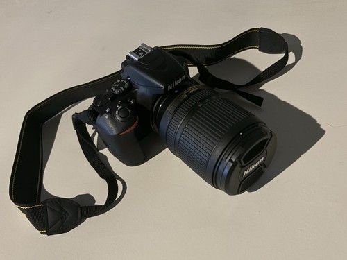 Nikon d3500 con obiettivo - con,
