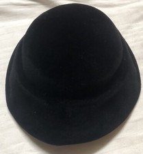 Cappellino Vintage Nero modello caschetto . Alta modisteria napoletana.