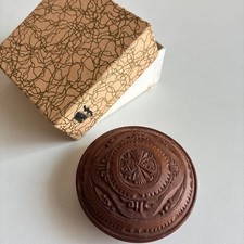 Incenso intagliato in legno