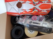 Monster Truck radiocomandato scala 1:8 a scoppio + dispense di montaggio