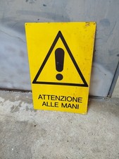 cartello stradale Attenzione