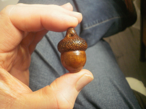 Ghianda netsuke legno