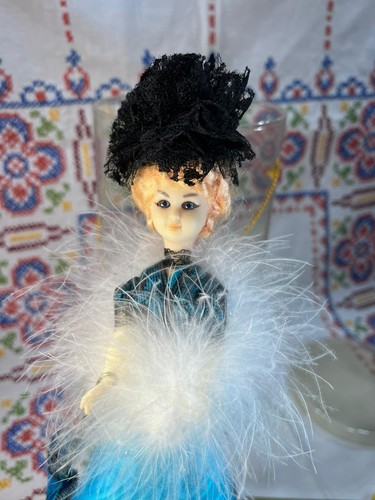 Bambola souvenir parigi - bambola,