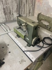 macchina da cucire industriale, due aghi per maglieria