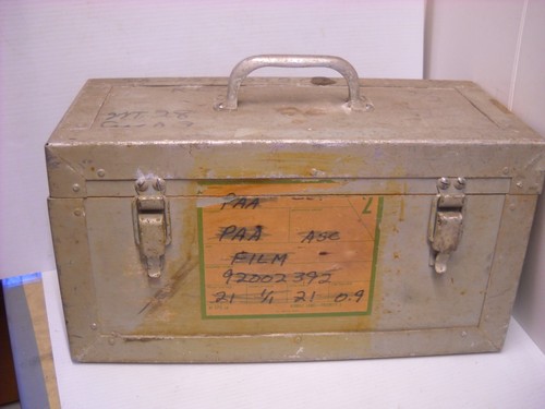 Vintage hard shell - hard, camera